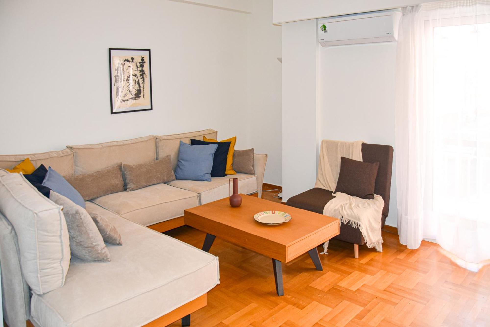 Spacious Modern In Pagkrati * Athens