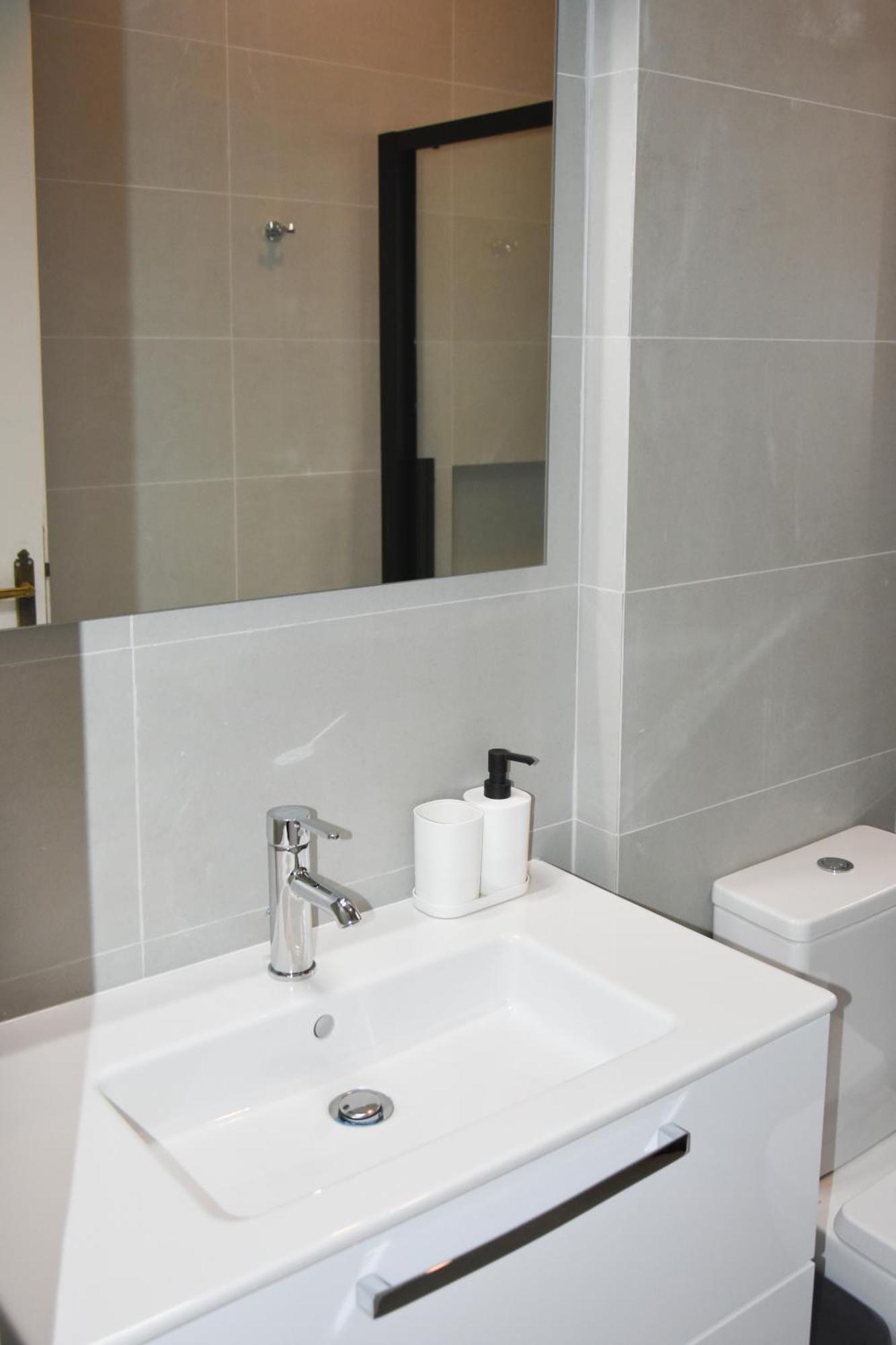 Spacious Modern In Pagkrati Apartment