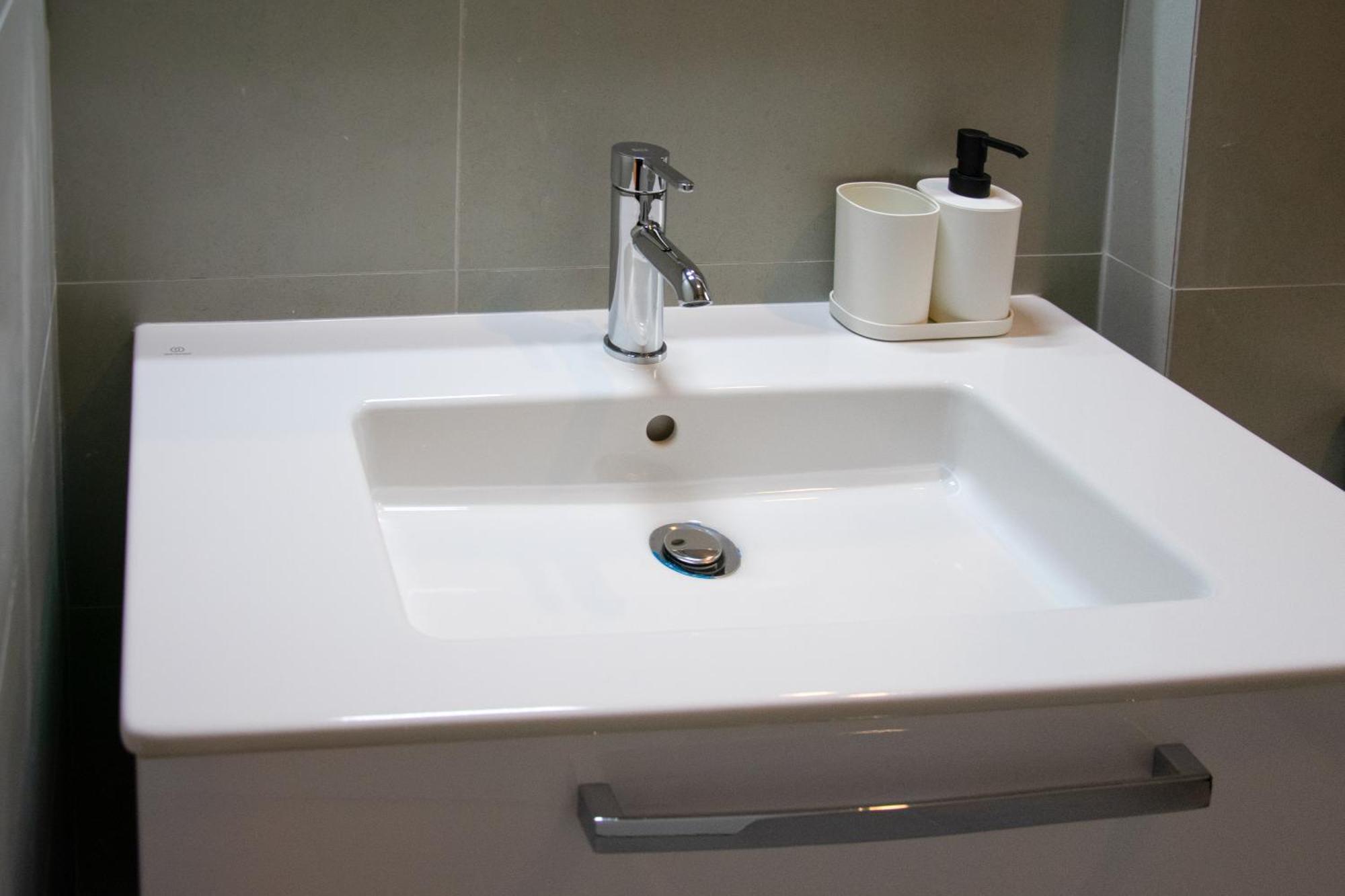 Spacious Modern In Pagkrati Athens