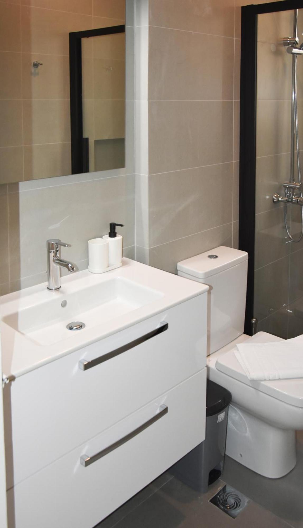 Apartment Spacious Modern In Pagkrati *