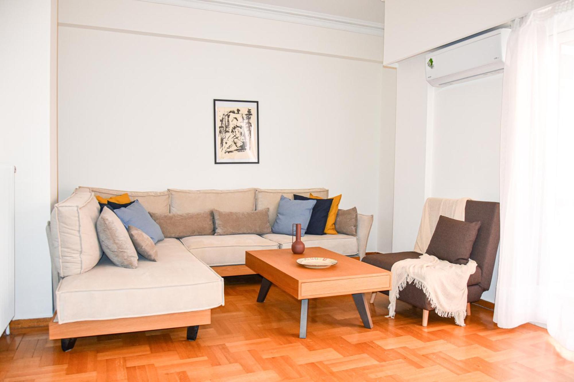 Spacious Modern In Pagkrati