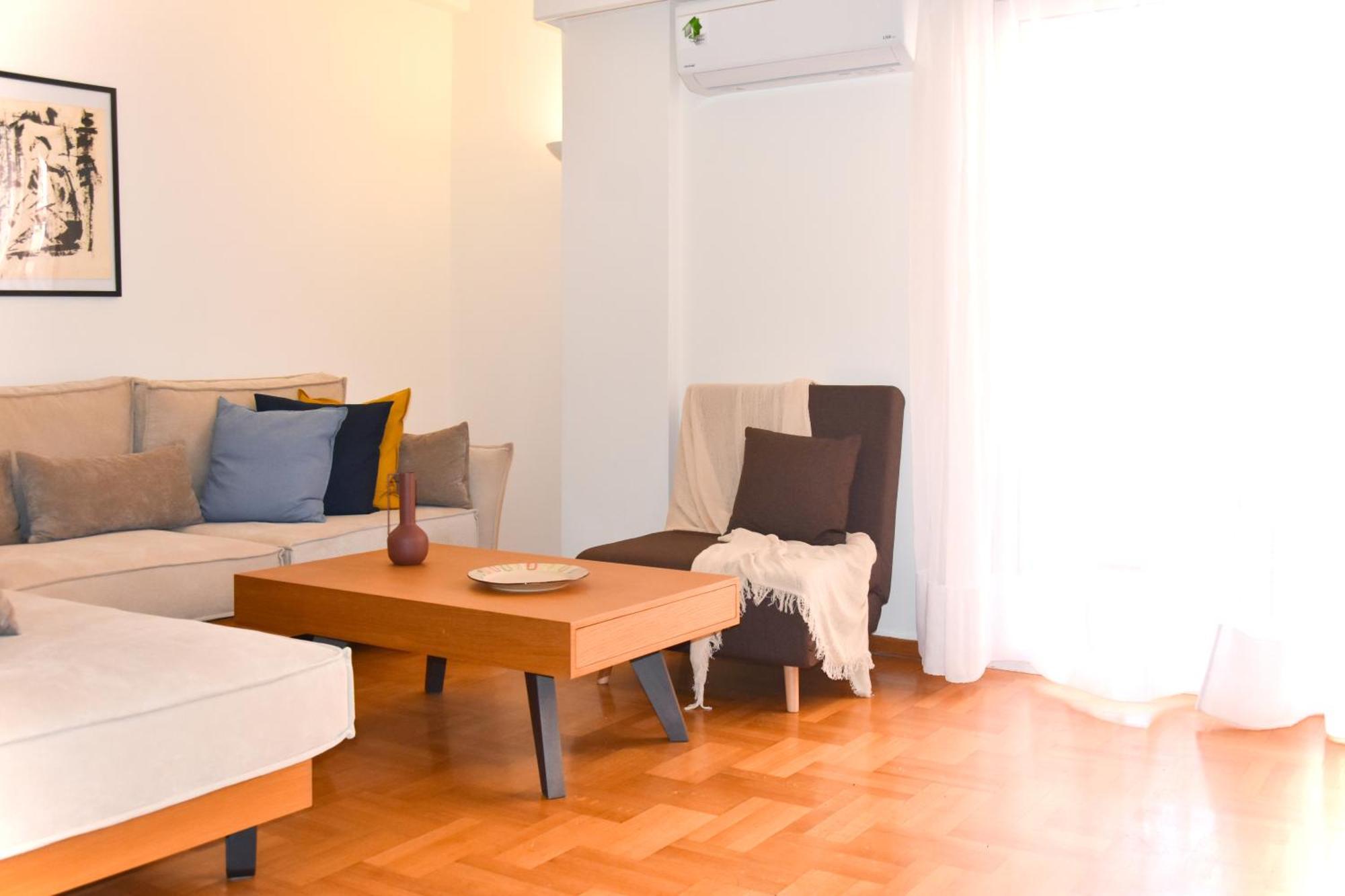 Apartment Spacious Modern In Pagkrati