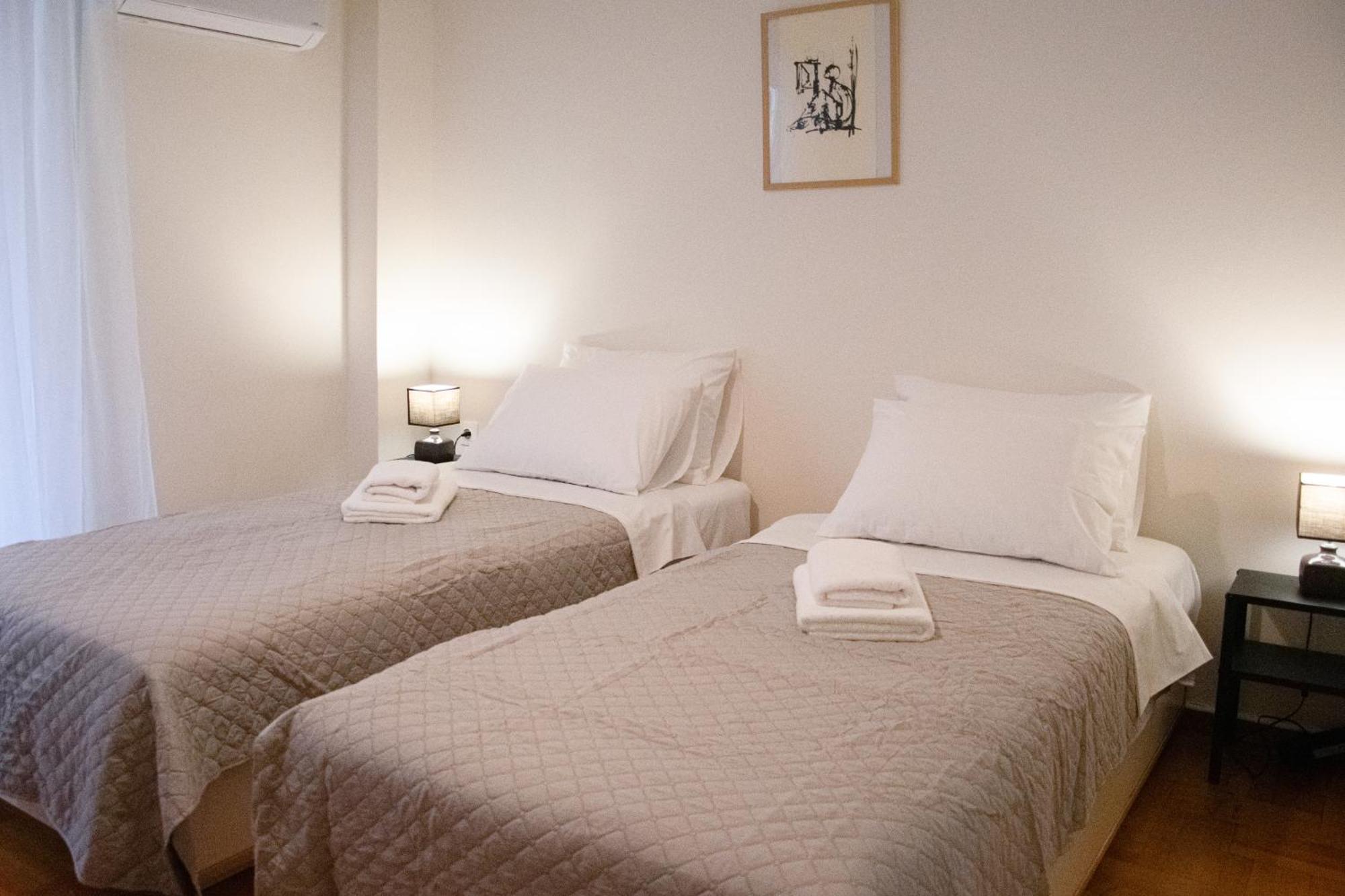 Apartment Spacious Modern In Pagkrati