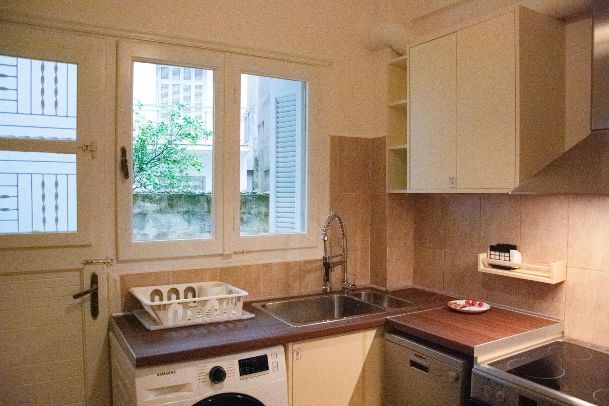Spacious Modern In Pagkrati Athens